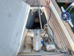 Beneteau Oceanis 473 Clipper  - Anchor Locker