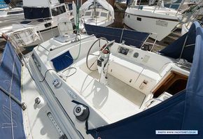 Cockpit aft