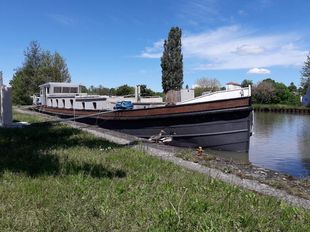 Nice barge 31.06m in France, new