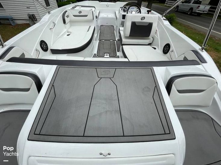 2022 Hurricane 205 sundeck sport