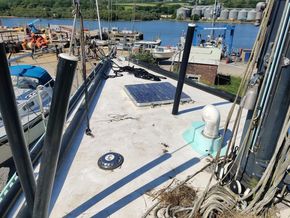 Royal Huisman Custom 50 - Foredeck