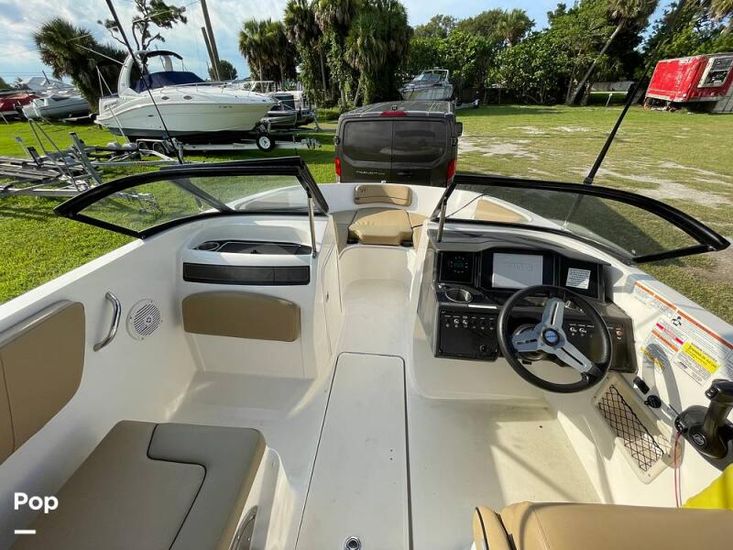 2022 Bayliner vr5