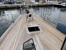 HALLBERG RASSY 42E.