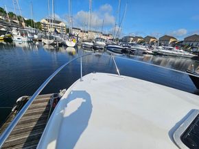 Sea Ray 240 Sundancer  - Foredeck