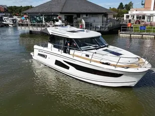 2018 Jeanneau Merry Fisher 1095 Coupé