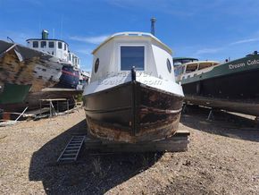 Barge 21m steel barge  - Bow