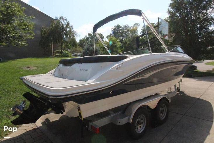 2021 Sea Ray 210 spx