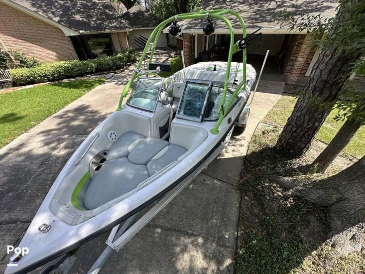 2004 Correct Craft super air nautique 210