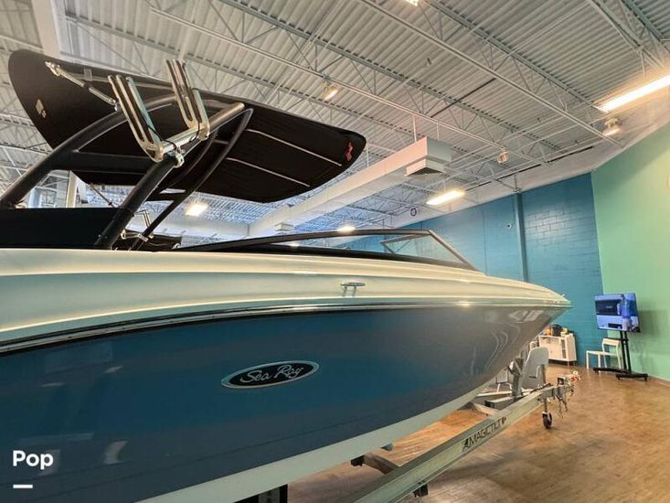 2020 Sea Ray 230 spx