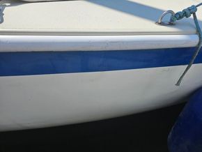 Formula 28  - Hull Close Up