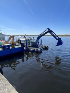 2no. 12.9m self propelled amphibious diggers - For Sale