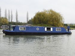 CHANGING PACE &bull; 50ft 2in cruiser stern with 0+4 berths