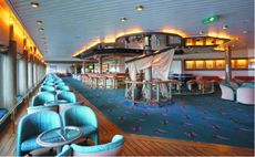 880' Luxury Cruise Ship