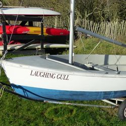 Gull sailing dnghy