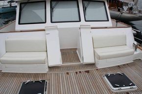 Portuguese bridge and foredeck