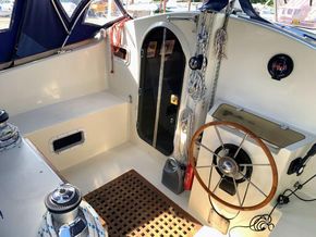 Prout Quest 33 Aft cabins - Cockpit