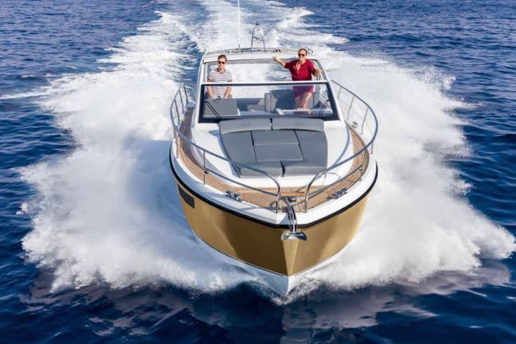 Sealine S330v