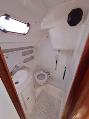 1999 Dufour  32 Classic 13