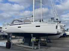 2025 Bavaria 37 Cruiser