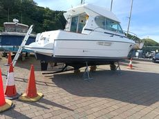Jeanneau Merry Fisher 805 in outstanding condition