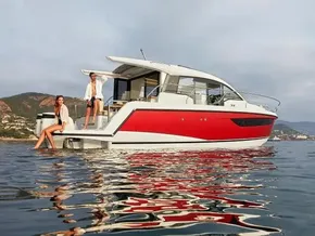 Sealine C335v