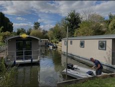 River Pod House Boats                                                 