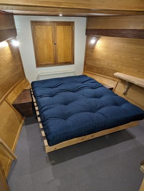 Forward cabin - Bed