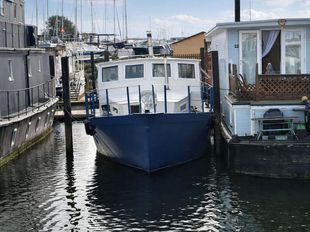 Residential Character Houseboat
