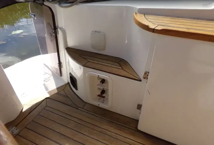 2004 Sealine S23