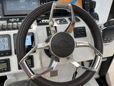 2018 Sealine C330