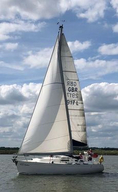 Beautifully maintained Dufour 32 Classic wheel steering shoal draft
