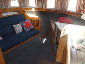 Seamaster 28 Commodore Aft Cabin - Forward Cabin