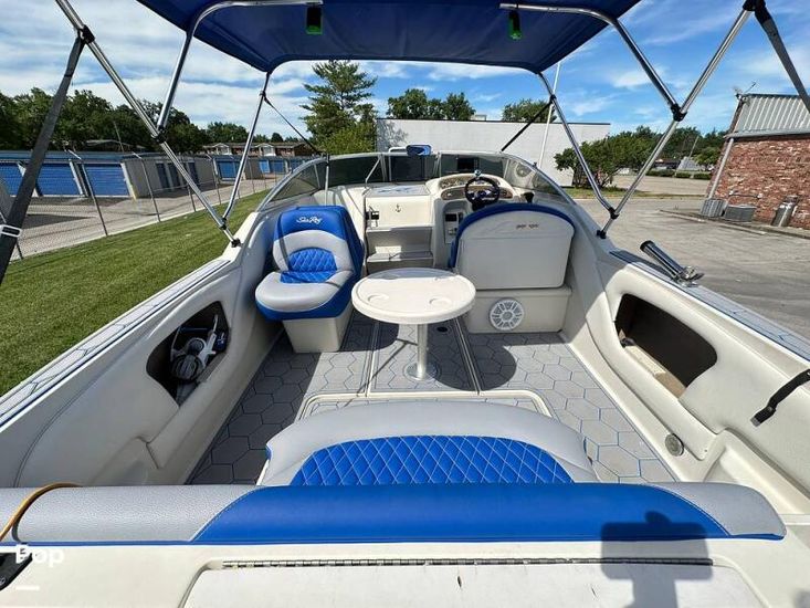 2001 Sea Ray 245 weekender