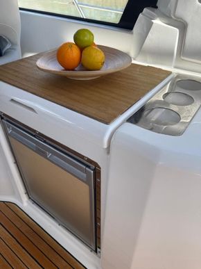 2022 Bavaria S33 Open 11