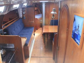 Hood 38 Mk II - Interior