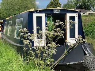 30ft 3 berth Narrowboat Lady Willow Rose
