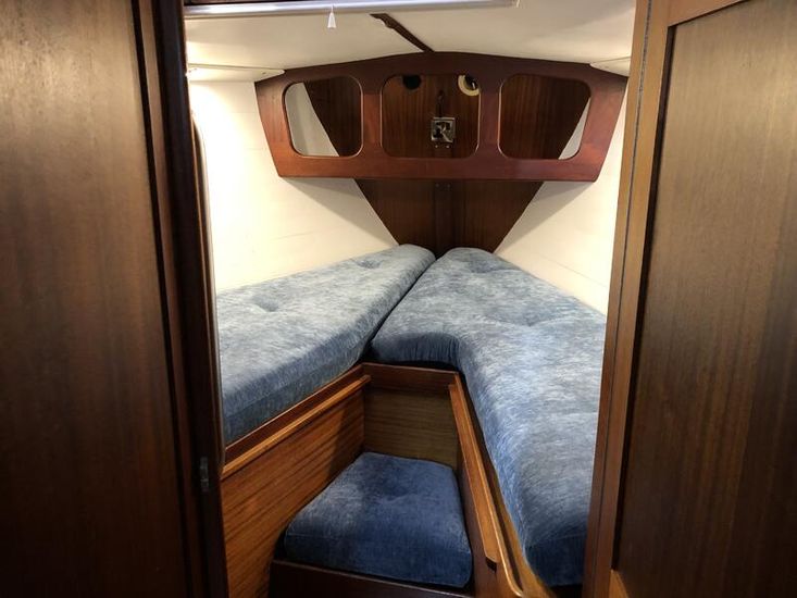 Sweden 34 gorgeous cruising yacht  only  £49500 just reduced