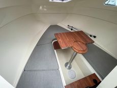 Quicksilver 555 activ cabin