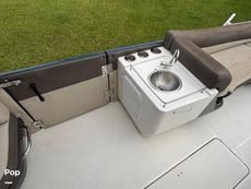 2017 Bayliner Element XR7