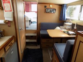 Sovereign 27 AFT DECK! - Looking Aft