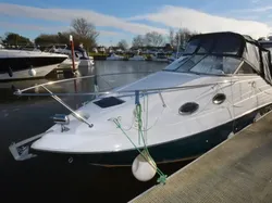 1999 Regal 2460 Commodore