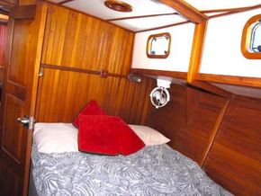 Main cabin with double bed