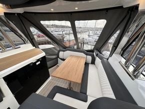2024 Bavaria SR35HT 10