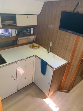 2012 Bavaria Sport 43 Hard Top 27