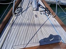 1993 Classic Yacht Robertson 35