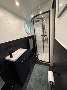 Pinder Dutch Barge, 57' x 13'6