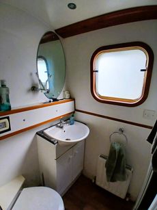 Squeak By - 69' Black Prince Cruiser Stern