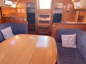 2007 Bavaria 37 Cruiser 17
