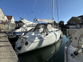 1993 Hunter Legend  Hunter Channel 323 8