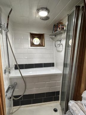 Shower cubicle